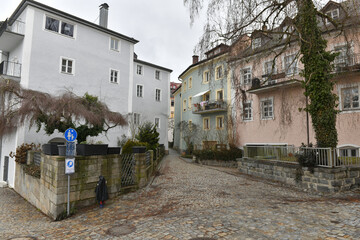Altstadt von Passau an der Donau bei Regen im Winter, Bayern - Old town of Passau on the Danube in...