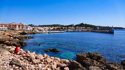Naklejka na ściany i meble Meeresküste bei Cala Ratjada, Mallorca. Blaues Meer, blauer Himmel, Felsen.