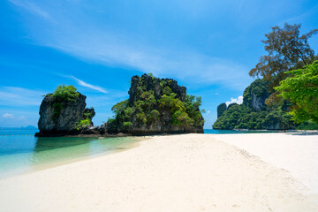 Fototapeta na wymiar Hong Island lagoon. Krabi province, Thailand