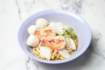 dry seafood noodle