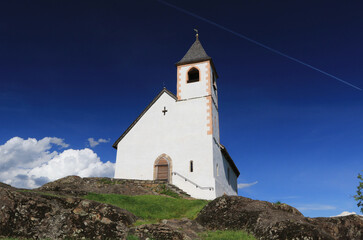 Fototapeta na wymiar Kirche St. Hippolyt