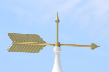 Arrow shaped gold wind vane