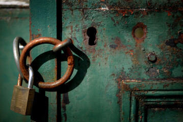 Porte cadenas et serrure