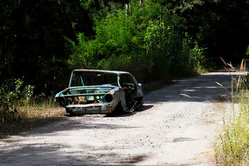 Fototapeta na wymiar Abandonated soviet car in prypiat / Ukraine 