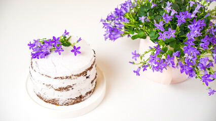 Fototapeta Naked cake, tort urodzinowy, aranżacja stołu obraz