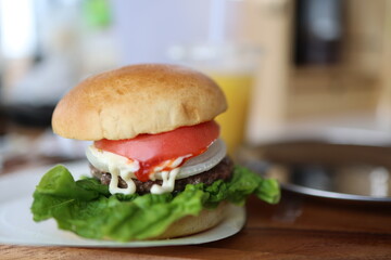 手作りハンバーガー