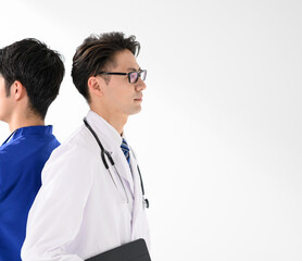 Fototapeta premium 男性医療チーム 白衣 聴診器