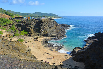 Fototapeta premium View of Halona Cove beach aka Eternity beach on the east side of Oahu, Hawaii near Sandy Beach