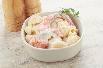 Pasta with salmon and cream cheese
