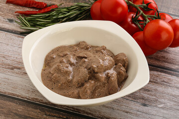 Soft chicken liver with cream