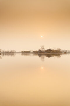 Xi 'an Hu city district Mei vicious lake natural scenery in the morning with sunrise