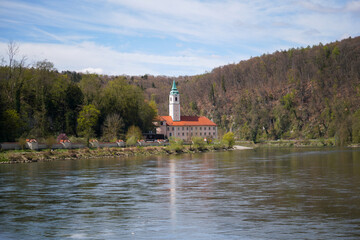 Fototapeta na wymiar church on the lake