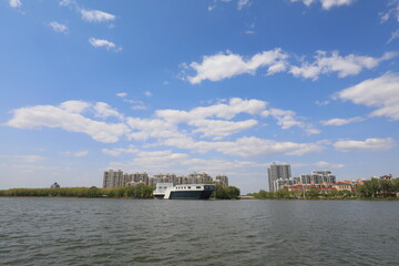 Obraz premium Waterfront City, architectural scenery, North China
