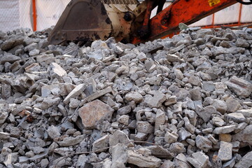 解体工事現場の瓦礫