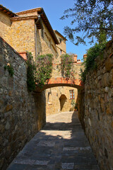Fototapeta na wymiar San Quirico,d'Orcia, antico borgo medievale. Siena, Toscana, Italia