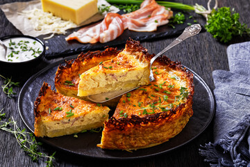 bacon and cheese quiche with hash brown crust