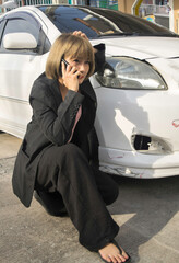 Woman calling to report accident insurance.