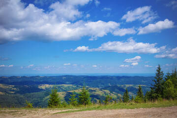 Path leading to the Pysanyj stone