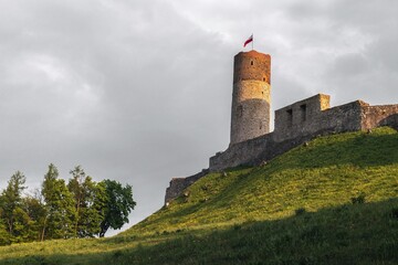 Fototapeta na wymiar Scenic summer evening landscape of Chęciny Castle (Kielce County, Świętokrzyskie Voivodeship) in Poland 