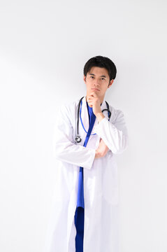 男性医療イメージ　白衣　病院　医師