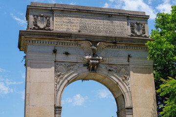Obraz premium Top Half of the Victory Arch, a Monument to Veterans of World War I from the Ninth Ward in New Orleans, Louisiana, USA 