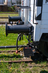 Güterwagen-Kupplung. Zwei Güterwagen sind miteinander verbunden.