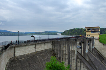 Fototapeta na wymiar Zapora wodna w Dobczycach, Jezioro Dobczyckie