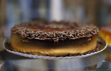 tarta mousse con virutas de chocolate