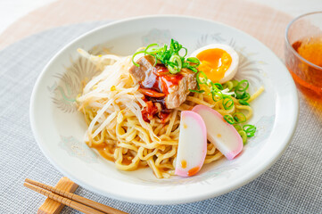 まぜそば　とんこつ味