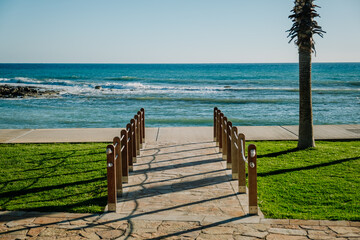 Fototapeta na wymiar pathway to the beach and ocean
