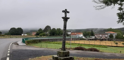 Fototapeta na wymiar Cruceiro o cruz de piedra en un paraje de Galicia