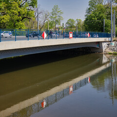 Plagwitzer Brücke über den Fluss Weisse Elster in Leipzig, Sachsen, Deutschland