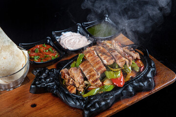 Chicken Fajita: An delicious chicken fajita dish with vegetables. Mexican Food, Mexican chicken...
