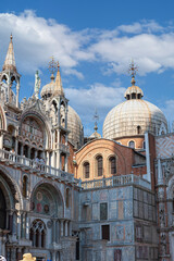 Fototapeta na wymiar Cathedral Basilica of Saint Mark in Venice, Italy.