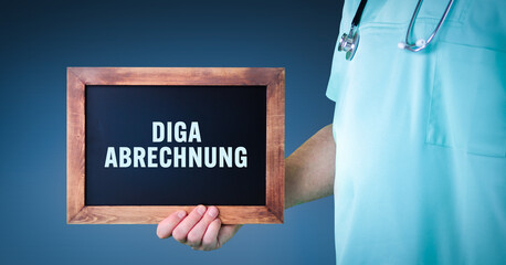 DiGA-Abrechnung (Digitale Gesundheitsanwendungen). Arzt zeigt Schild/Tafel mit Holz Rahmen....