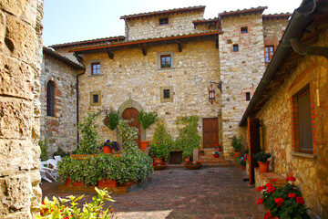 San Giusto Rentennano, tipico borgo del Chianti toscano