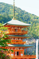 日本の世界遺産　那智大社の塔と那智の滝
