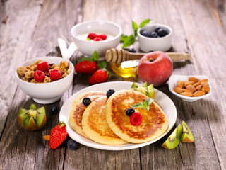 healthy breakfast with berry fruit