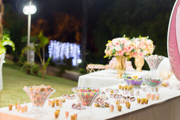 mesa de bolo festa de 15 anos rosa