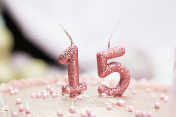 vela 15 anos rosa purpurinada