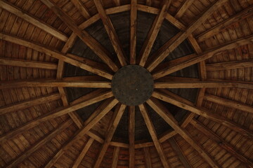 Photo of the architecture of a wooden gazebo roof