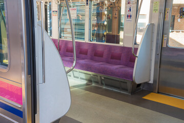 電車　車内　座席　シート　椅子　交通　通勤電車
