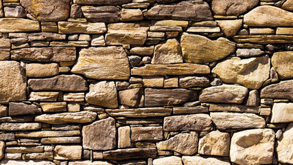 mur en pierre naturelle