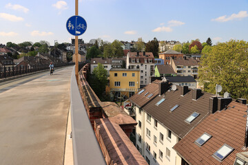 Mit dem Rad über den Dächern von Wuppertal; Auf dem Kuhler Viadukt der Nordbahntrasse in Barmen