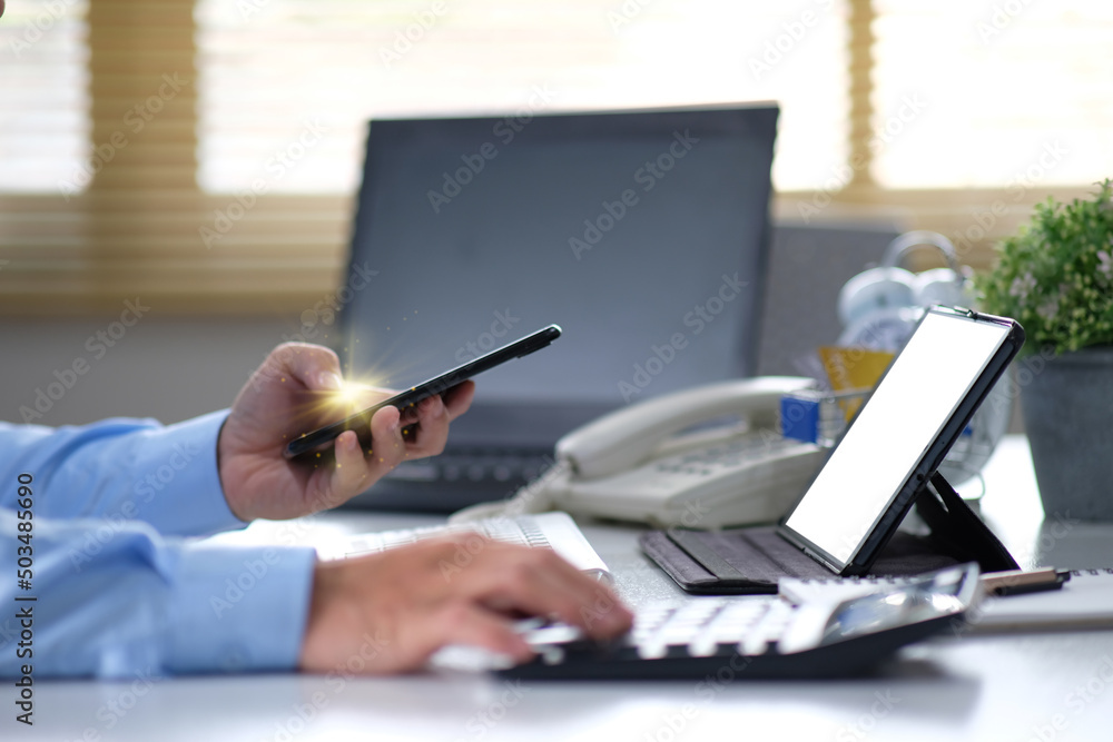 Aufkleber man accountant using calculator and computer in office, finance and accounting concept