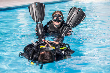 Scuba Diving rescue course surface skills towing an unconscious diver