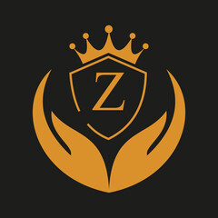 Letter Z Queen Logo Design vector templet  crown logo Elegant monogram gold logo for Royalty,