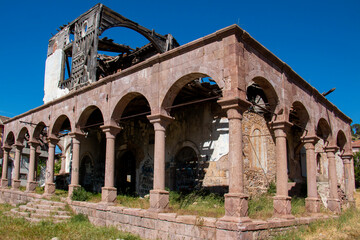 May 05, 2022 Ayvalik Balikesir Turkiye The Hagia Triadi church, located in Ayvalık and opened in 1846, is in ruins today.The church's restoration decision was made in 2020.  - obrazy, fototapety, plakaty