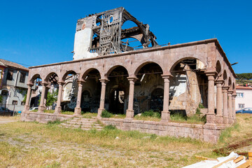 May 05, 2022 Ayvalik Balikesir Turkiye The Hagia Triadi church, located in Ayvalık and opened in 1846, is in ruins today.The church's restoration decision was made in 2020.  - obrazy, fototapety, plakaty