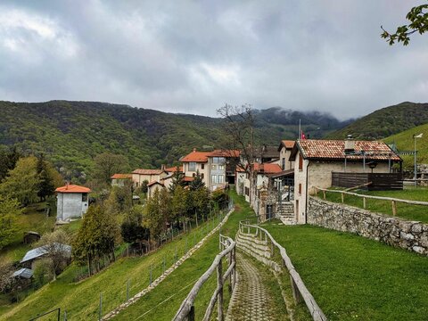 Imágenes de Salorino descubre bancos de fotos, ilustraciones, vectores